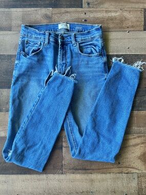 Women's Kensie Vintage Luxe "The Kelsey" High-Rise Frayed Skinny Blue Jeans | 2